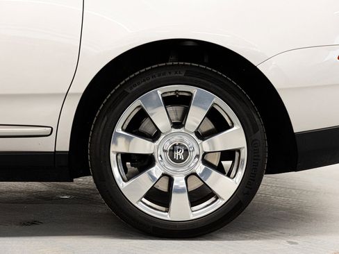 Used 2020 Rolls-Royce Cullinan image 13