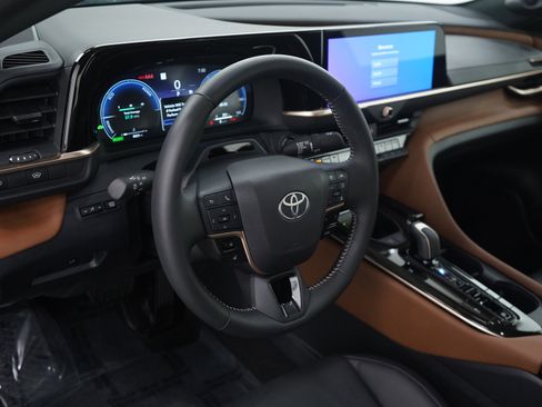 Used 2026 Toyota Crown Limited image 21