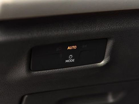 New 2026 Volkswagen Tiguan SE R-Line AWD/4WD image 11