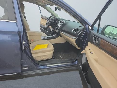 Used 2017 Subaru Outback 2.5i Limited AWD/4WD image 28