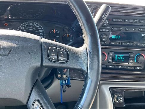 Used 2005 Chevrolet Avalanche Z71 w/ Sun And Sound Package AWD/4WD image 17