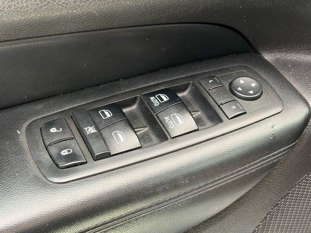 Used 2017 Jeep Grand Cherokee Laredo w/ Quick Order Package 23E AWD/4WD image 7