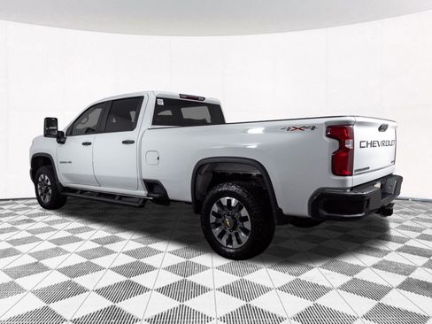 Used 2021 Chevrolet Silverado 2500 Custom w/ Custom Value Package AWD/4WD image 13