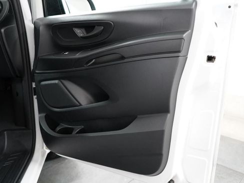 Used 2023 Mercedes-Benz Metris image 17
