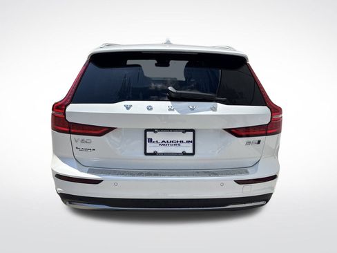 New 2025 Volvo V60 B5 Cross Country Plus w/ Protection Package Premier image 4