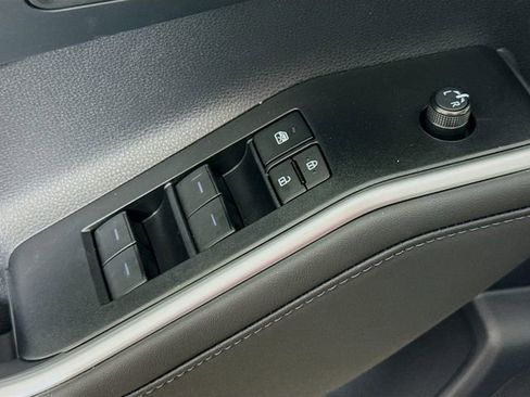 New 2026 Toyota Highlander XLE image 14