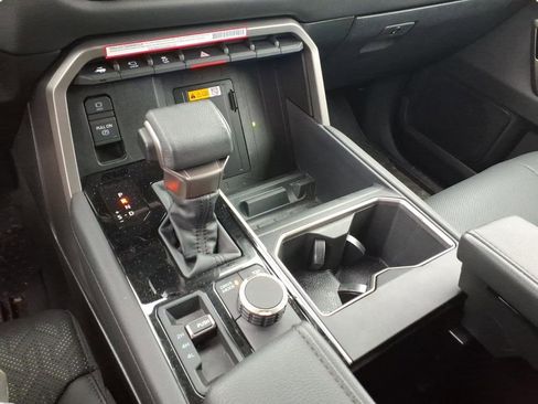 Used 2024 Toyota Tundra Limited image 26