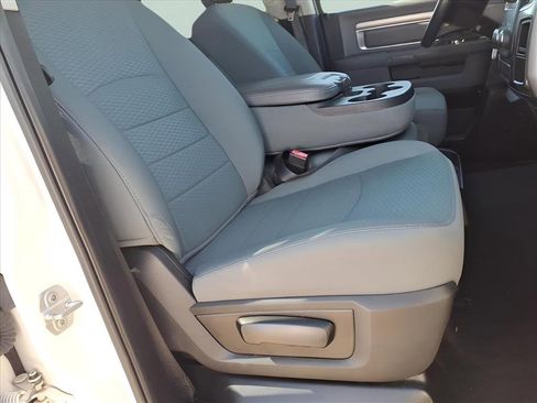 Used 2019 RAM 1500 Classic SLT image 16