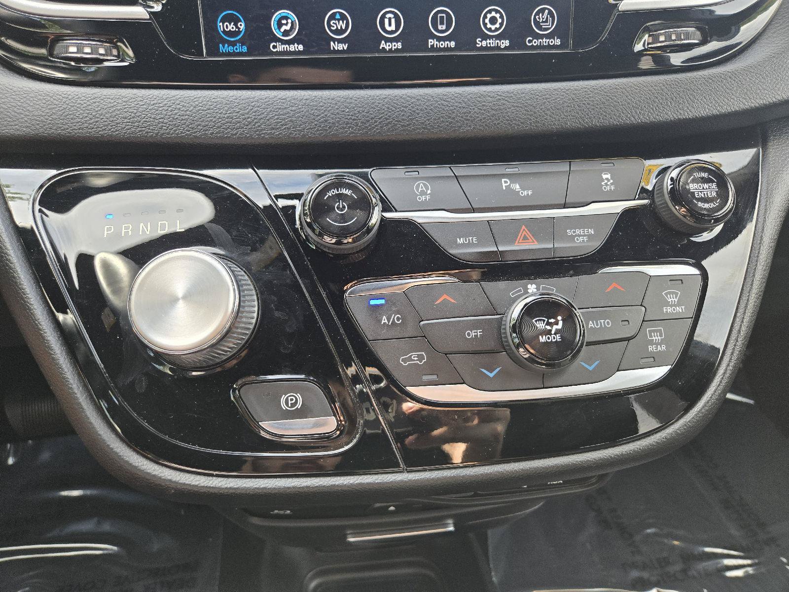 Used 2020 Chrysler Pacifica Touring-L Plus FWD image 20