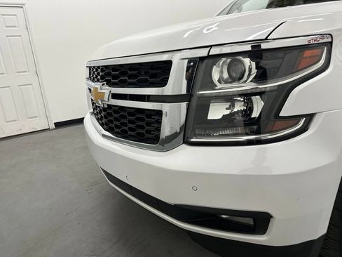 Used 2020 Chevrolet Suburban LT w/ Luxury Package RWD image 26