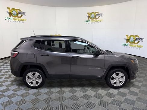 Used 2022 Jeep Compass Latitude AWD/4WD image 11