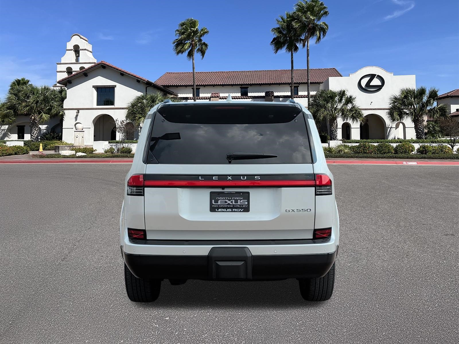Used 2024 Lexus GX 550 w/ Accessory Package (Z1) AWD/4WD image 3