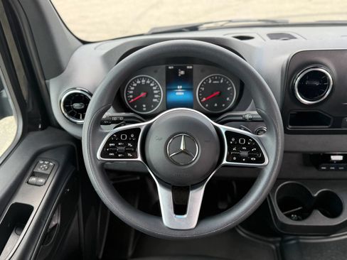 Used 2024 Mercedes-Benz Sprinter 2500 image 15