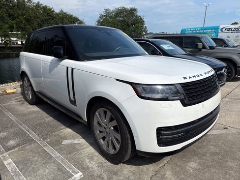 Used 2025 Land Rover Range Rover SE AWD/4WD image 1