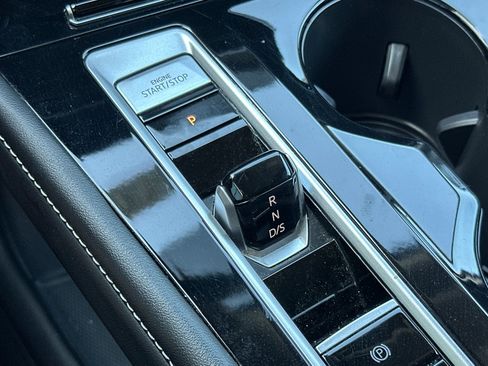 Certified 2024 Volkswagen Atlas SE image 22