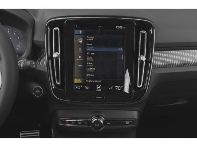 Used 2021 Volvo XC40 T4 R-Design w/ Climate Package FWD image 10