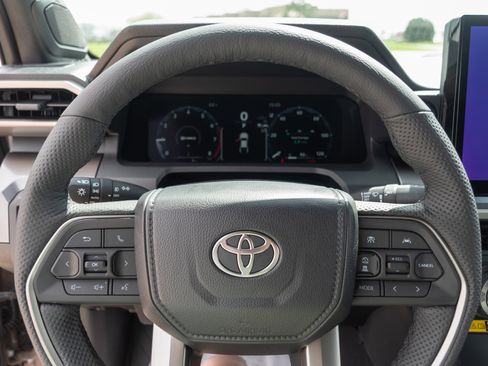 New 2026 Toyota Tacoma TRD Off-Road AWD/4WD image 10