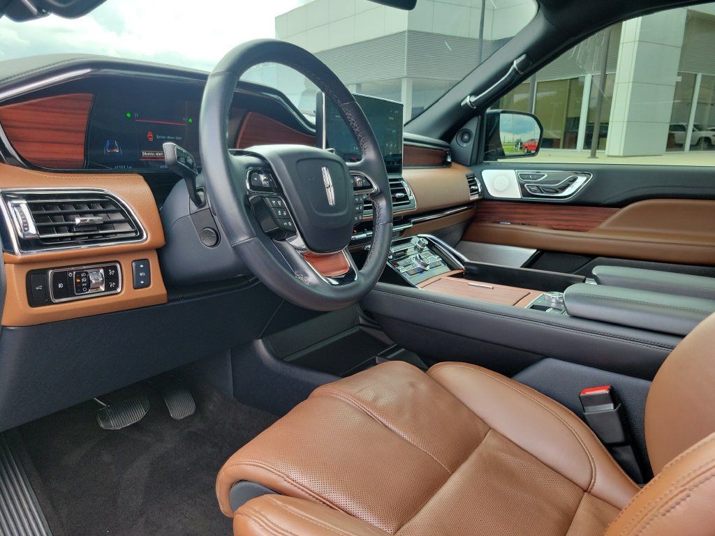Certified 2024 Lincoln Navigator L Reserve AWD/4WD image 21