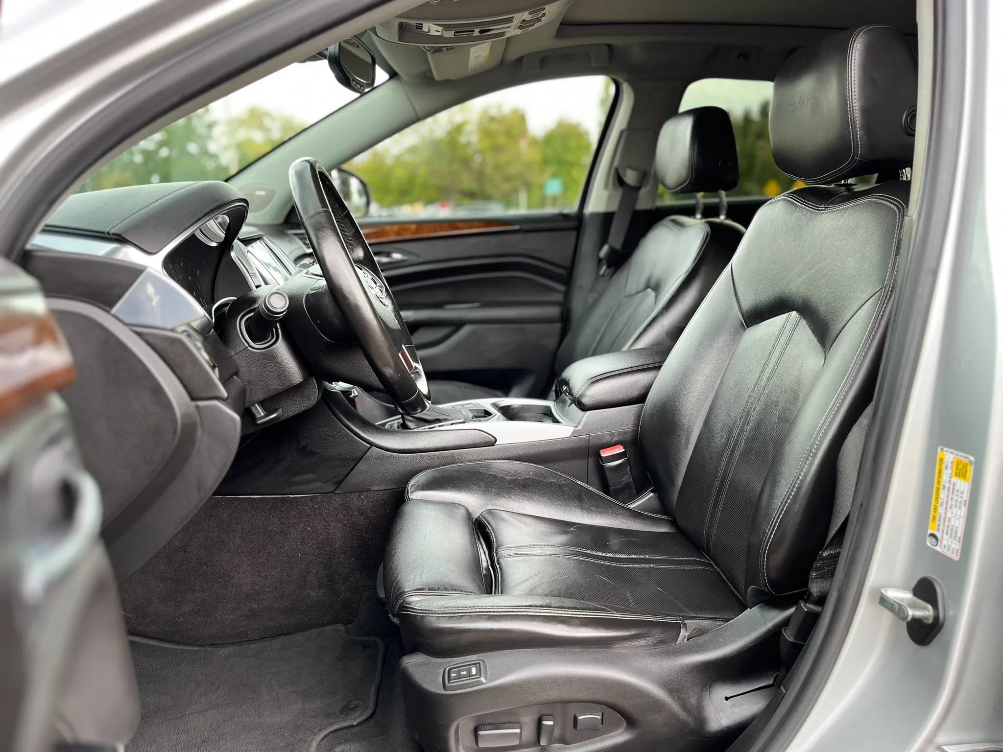 Used 2014 Cadillac SRX Luxury w/ Driver Awareness Package AWD/4WD image 10