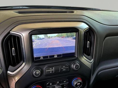 Used 2021 Chevrolet Silverado 1500 LT Trail Boss w/ Convenience Package II AWD/4WD image 15