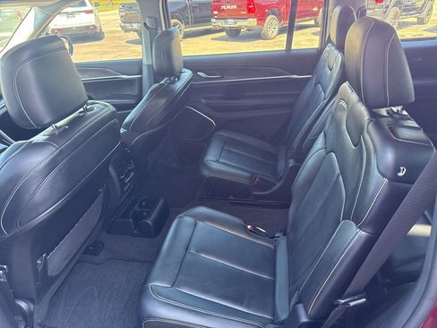 Used 2022 Jeep Grand Cherokee L Limited image 12