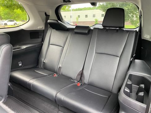 Used 2024 Toyota Grand Highlander AWD image 26