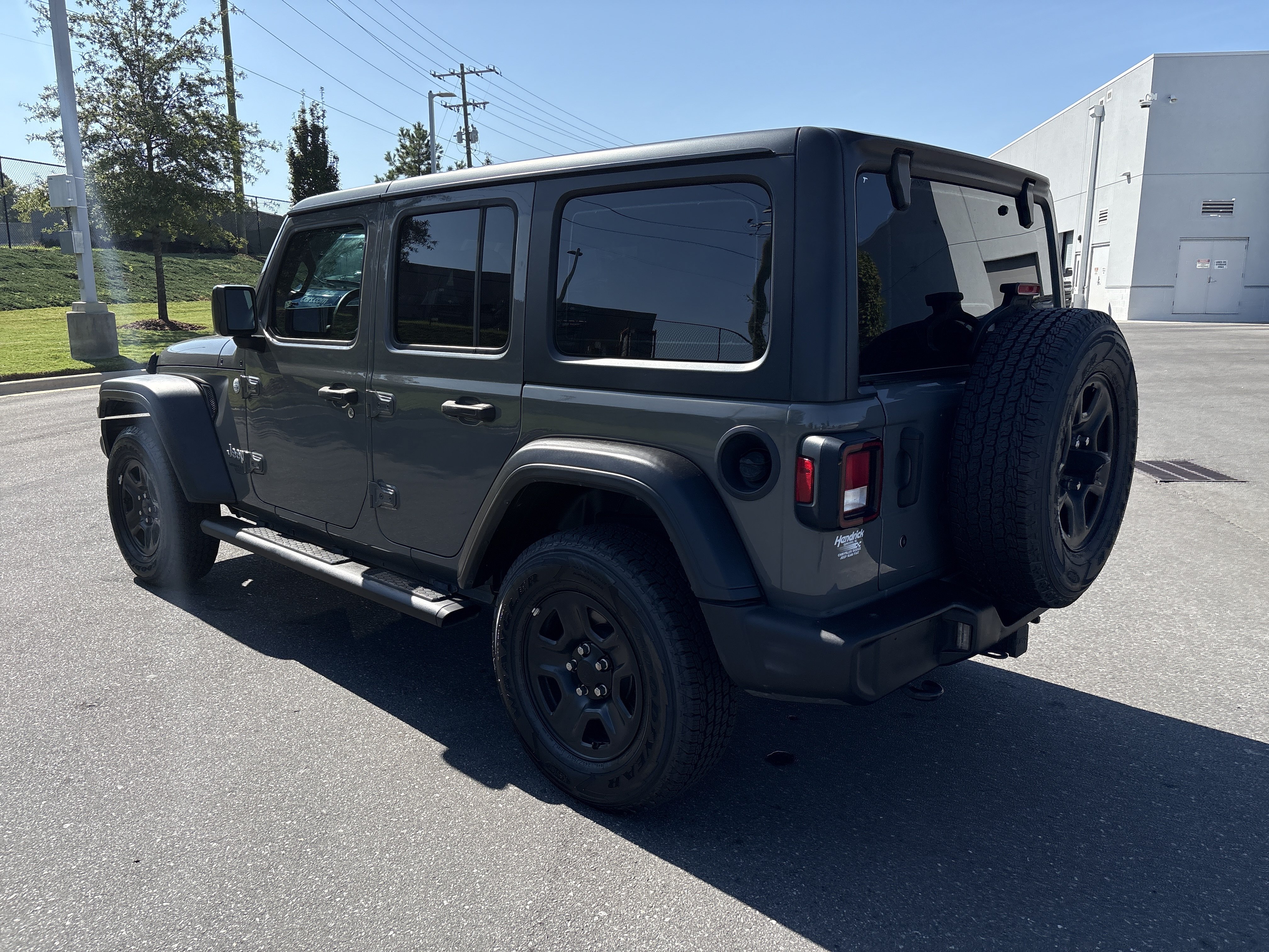 Used 2018 Jeep Wrangler Unlimited Sport AWD/4WD image 7