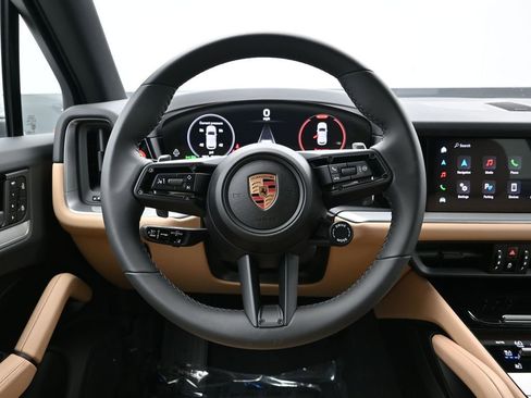 New 2025 Porsche Cayenne image 21