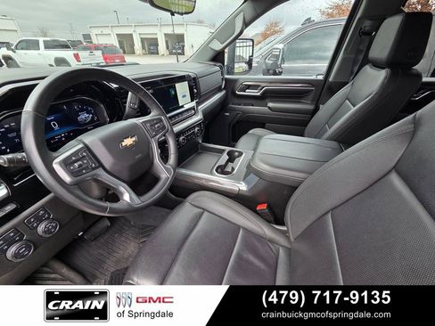 Used 2024 Chevrolet Silverado 2500 LTZ w/ LTZ Premium Package AWD/4WD image 9