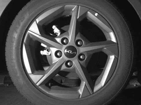 Used 2025 Kia K4 LXS image 15