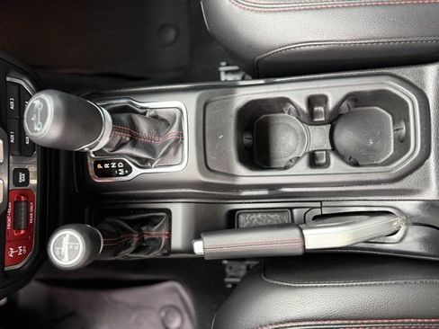 Used 2018 Jeep Wrangler Rubicon image 14