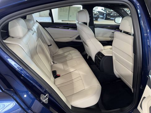 Used 2019 BMW 540i image 12