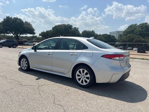 Used 2025 Toyota Corolla LE FWD image 6