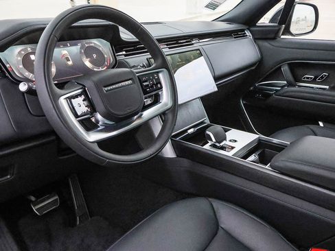 New 2025 Land Rover Range Rover Long Wheelbase SE image 30