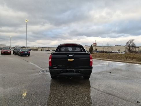 Used 2013 Chevrolet Avalanche LTZ image 6