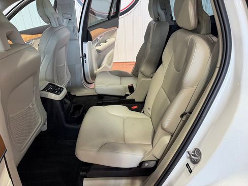 Used 2022 Volvo XC90 T8 Inscription Expression image 16