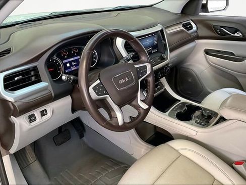 Used 2021 GMC Acadia SLT w/ Preferred Package image 12