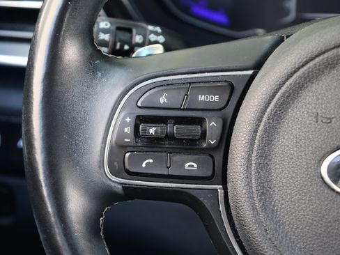 Used 2021 Kia Niro EX Premium FWD image 17
