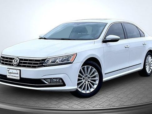 Used 2016 Volkswagen Passat 1.8T SE w/ Lighting Package FWD image 1