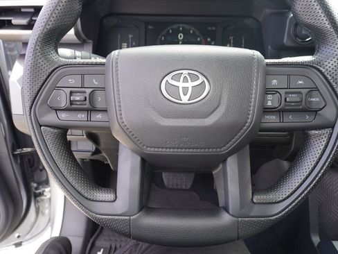 Certified 2026 Toyota Tacoma SR5 AWD/4WD image 18