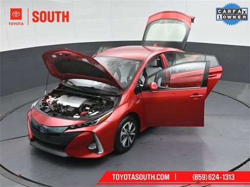 Used 2018 Toyota Prius Prime Advanced image 59