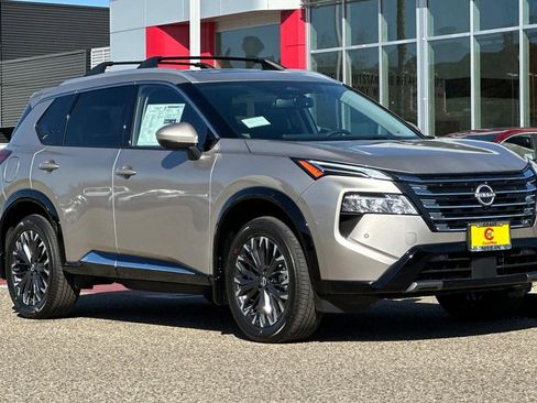 New 2026 Nissan Rogue Platinum w/ Platinum Premium Package image 2