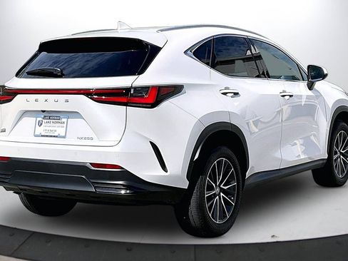 Used 2025 Lexus NX 250 FWD w/ Towing Package (2000 Lbs) image 8