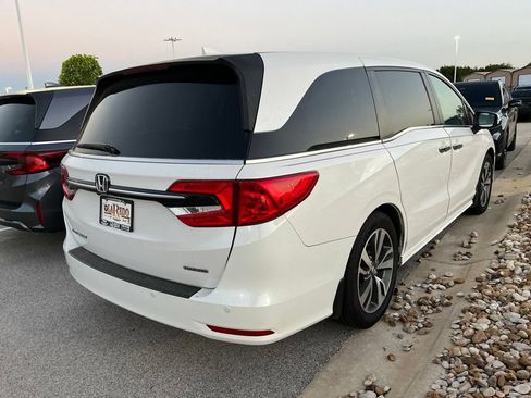 Used 2023 Honda Odyssey Touring image 4