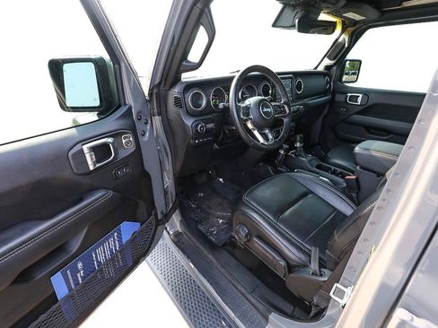 Used 2022 Jeep Wrangler Unlimited Sahara w/ Cold Weather Group AWD/4WD image 12