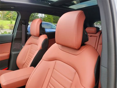 New 2025 Kia Sportage SX Prestige image 18