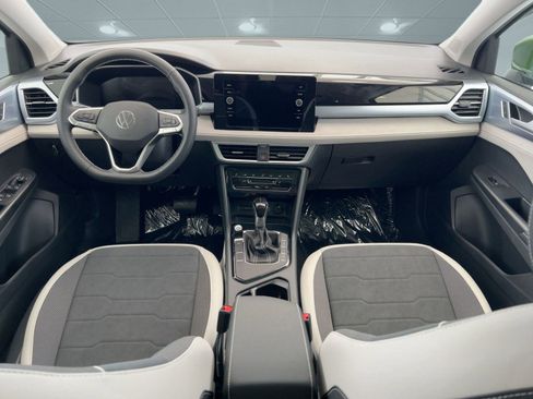 New 2026 Volkswagen Taos SE image 17