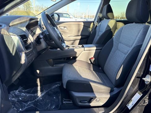 Used 2023 Nissan Rogue SV image 29