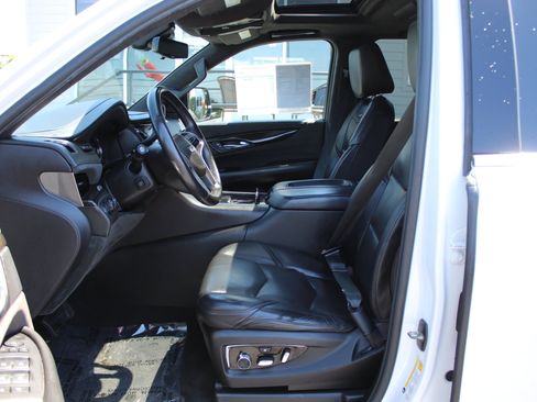 Used 2018 Cadillac Escalade Platinum AWD/4WD image 19
