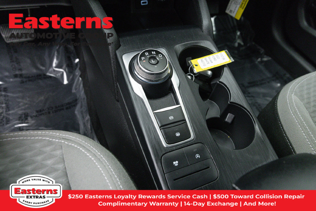 Used 2022 Ford Escape SE FWD image 13